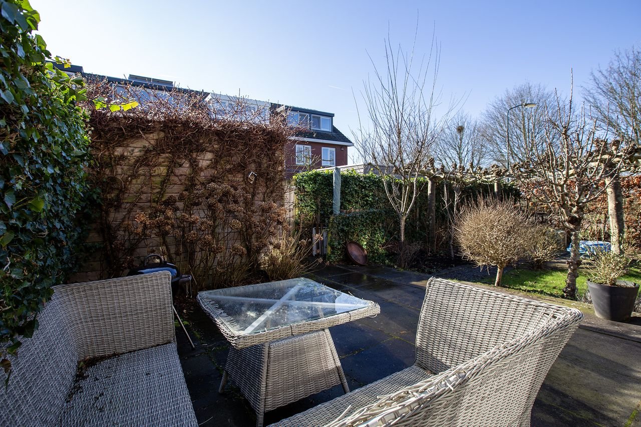 Spacious corner house in green Harmelen - Image 17