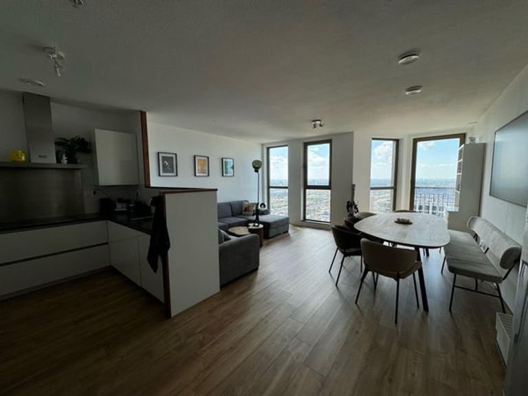 Wonen op de 33e etage naast CS - Afbeelding 4