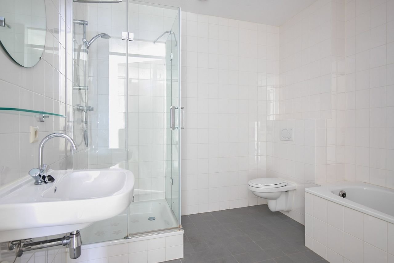 Spacious apartment in Schollevaar - Image 12