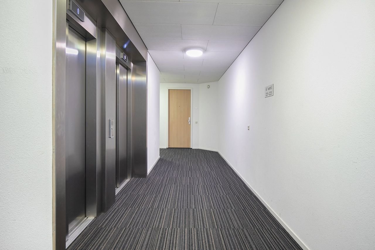 Spacious apartment in Schollevaar - Image 17