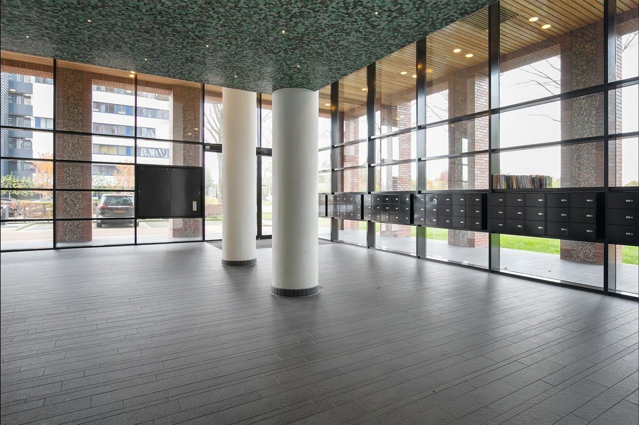 Spacious apartment in Schollevaar - Image 18