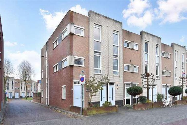 Spacious apartment on the Oostersingel - Image 1