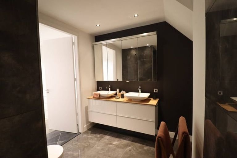 Gemeubileerde loft van 169m² in het centrum - Afbeelding 18