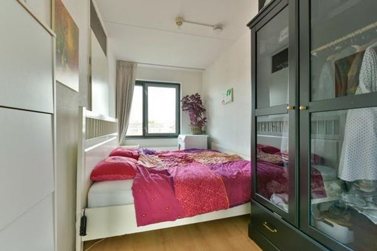 Energy-efficient home near Utrecht Central Station - Image 4