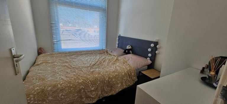 Studentenkamer met aparte slaapkamer in de Oranjebuurt - Afbeelding 5