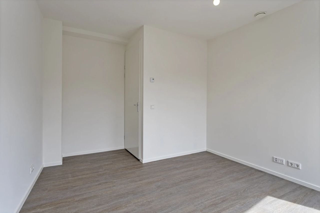 Energy-efficient 1-bedroom apartment in the center of Dordrecht - Image 7