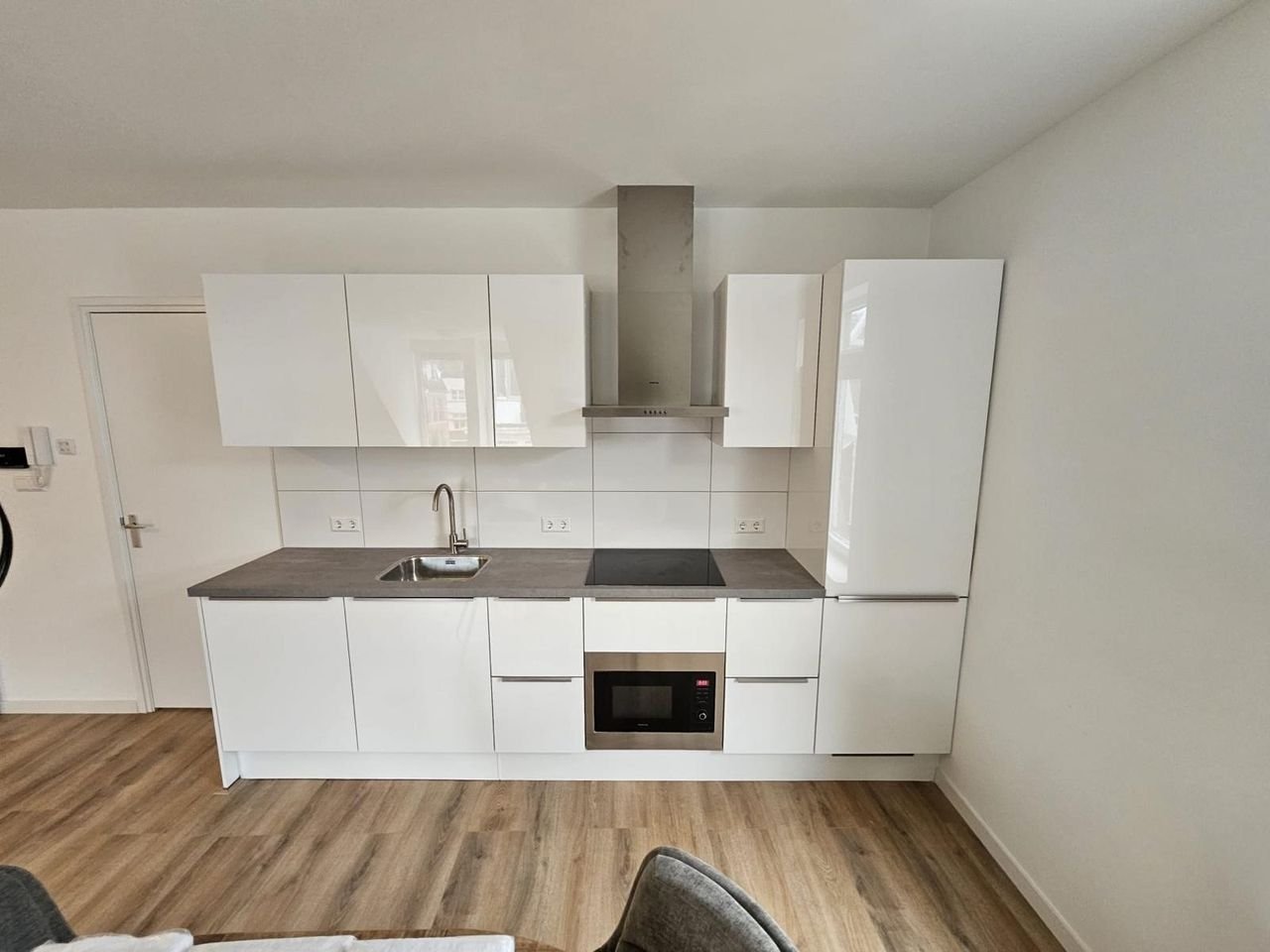 Short-stay A+++ with balcony - Image 11