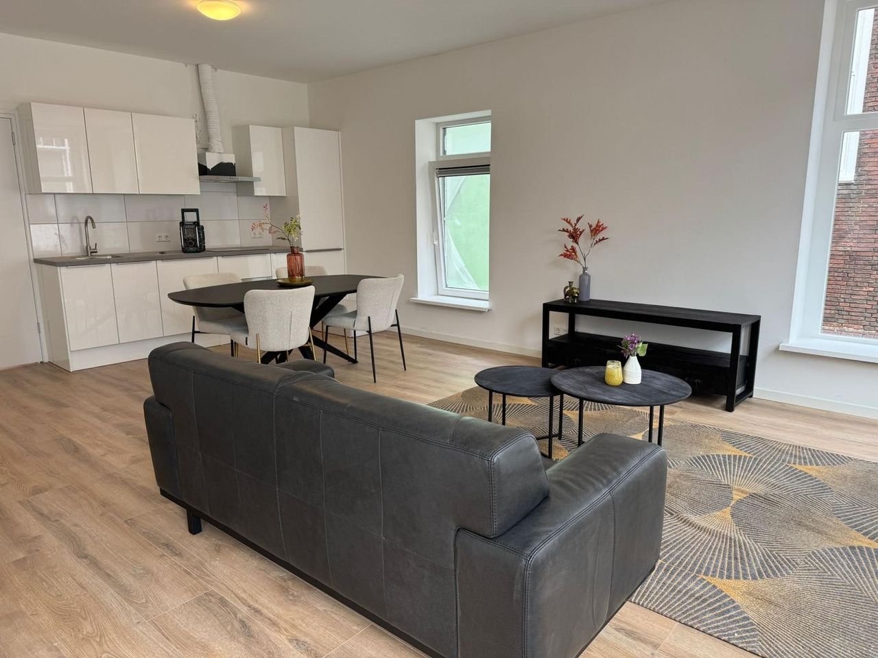 Short-stay A+++ with balcony - Image 3