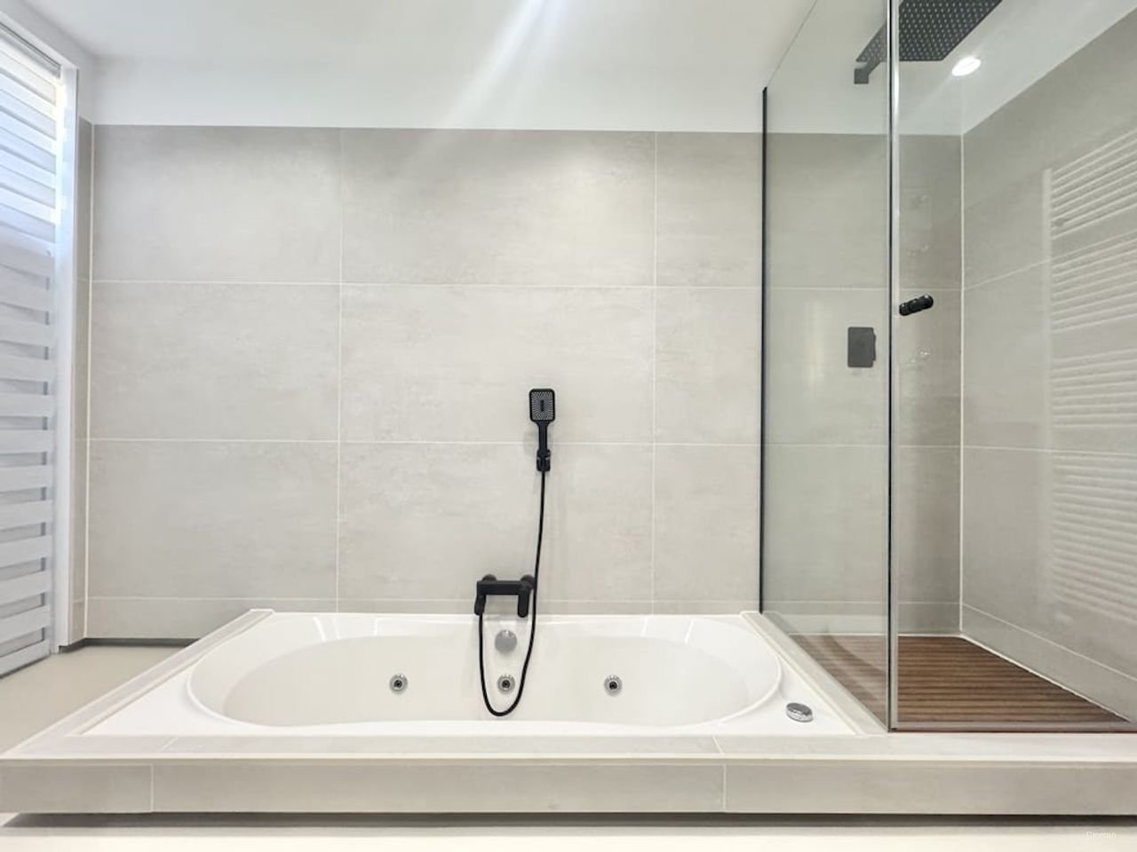 2-bedroom apartment with terrace in De Pijp - Image 11