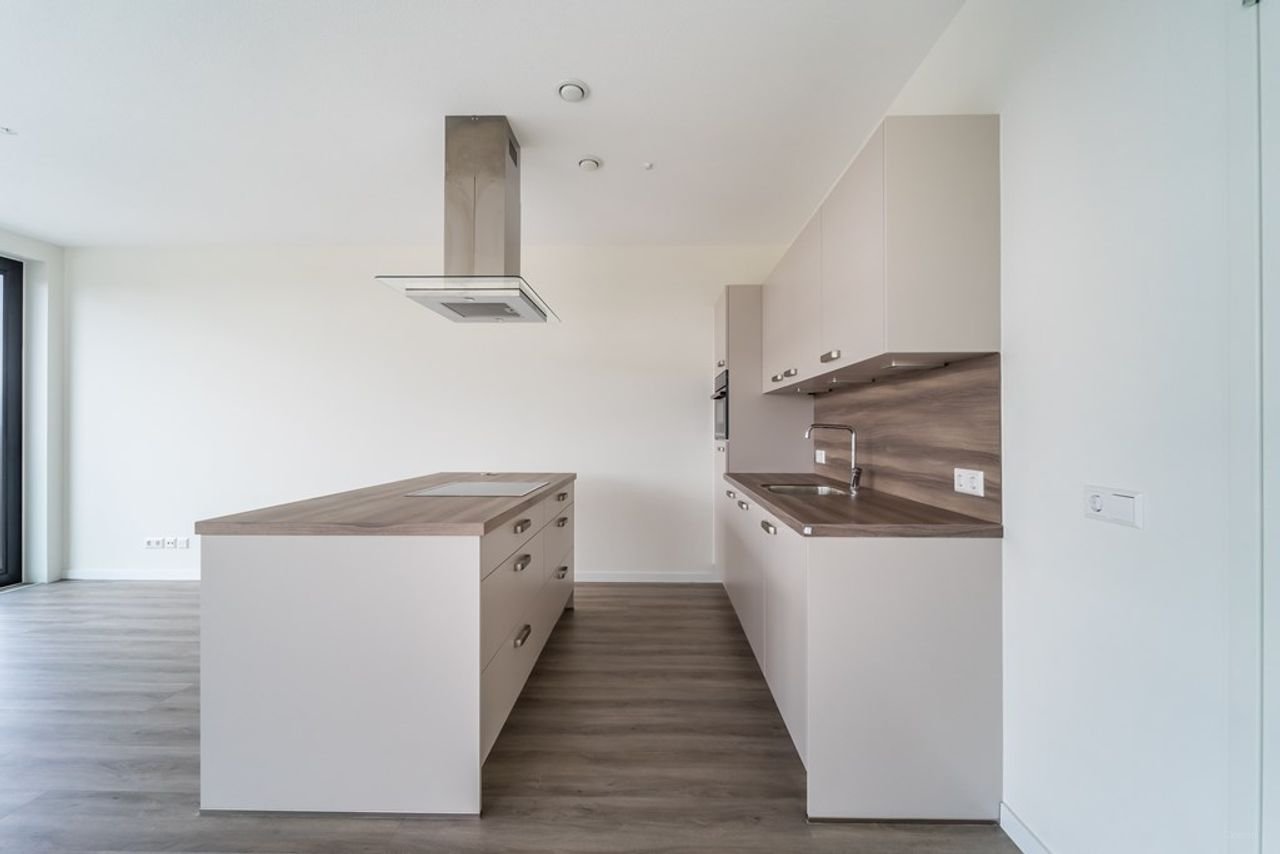 Bright 3-room apartment with balcony on Oostenburg - Image 7