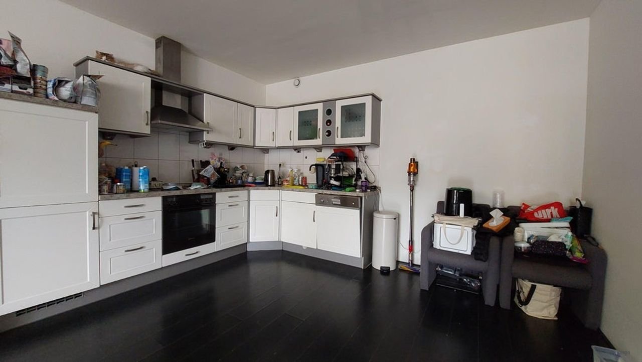 3-kamerappartement tegenover winkelcentrum Roombeek - Afbeelding 3