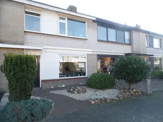 Family home with sunny garden in Made