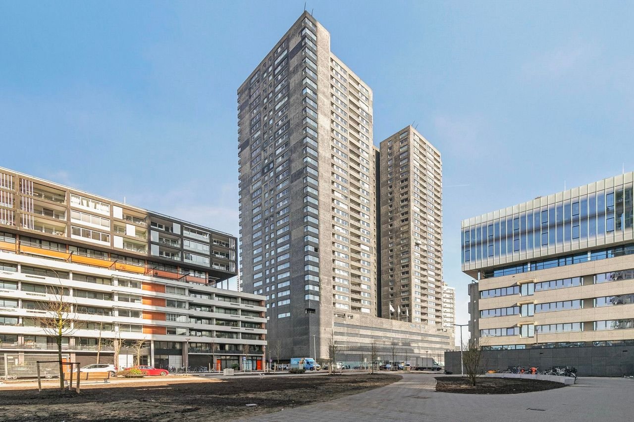 Apartment on the 15th floor with an unobstructed view of the Maas river - Image 1