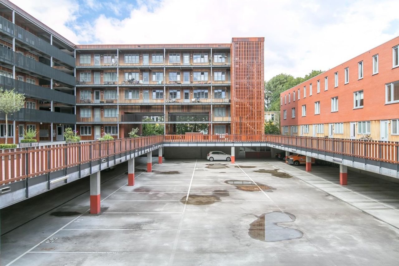 Ruim appartement met balkon en parkeerplaats - Afbeelding 3