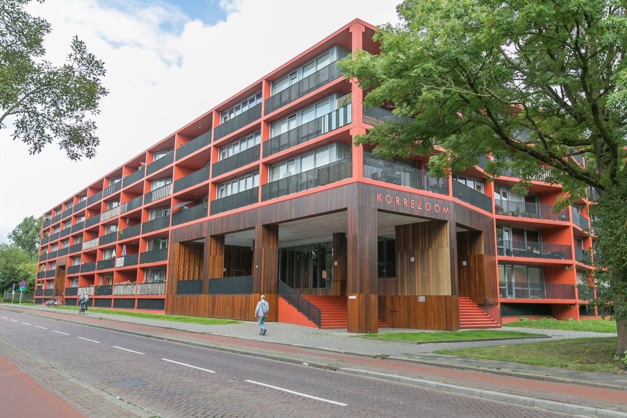 Ruim appartement met balkon en parkeerplaats - Afbeelding 1