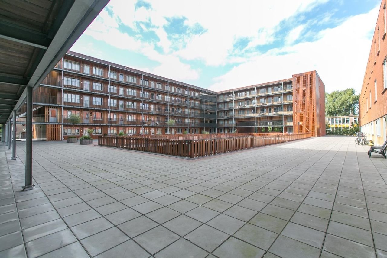 Ruim appartement met balkon en parkeerplaats - Afbeelding 4