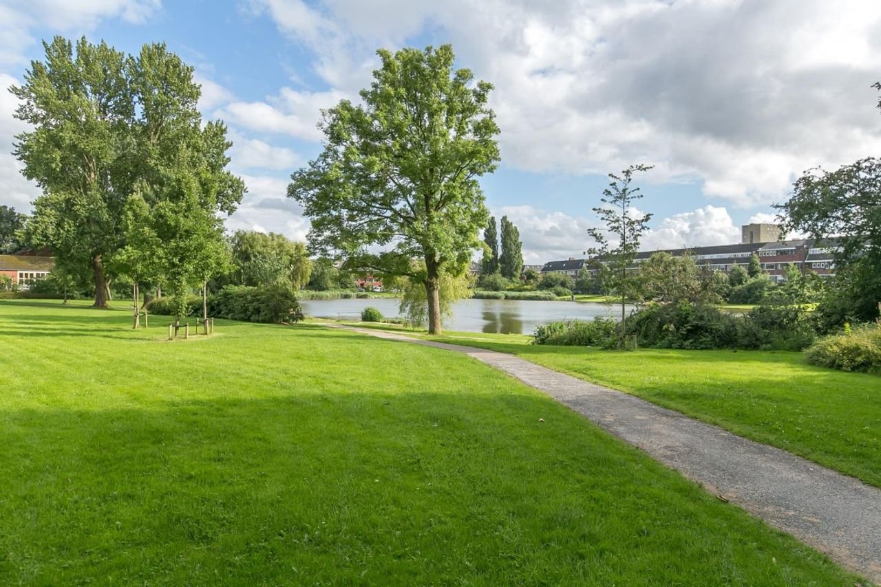 Ruim appartement met balkon en parkeerplaats - Afbeelding 5