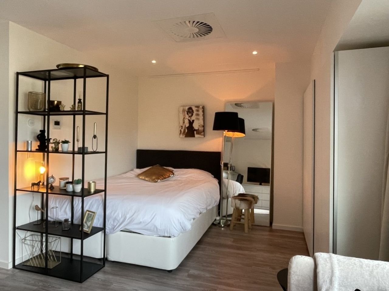 Gestoffeerde studio in Naarden - Afbeelding 2