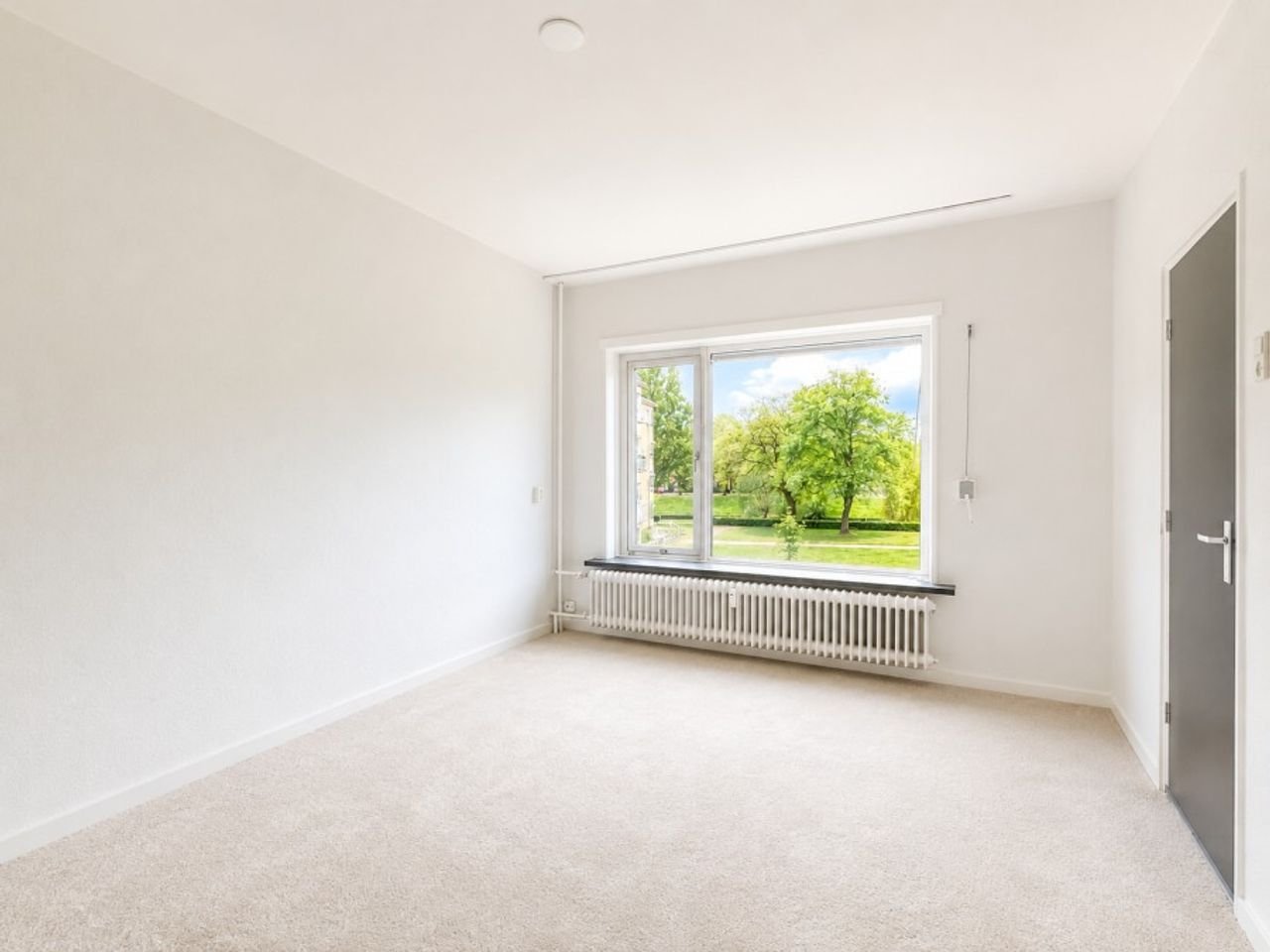 2-room apartment with balcony - Image 3