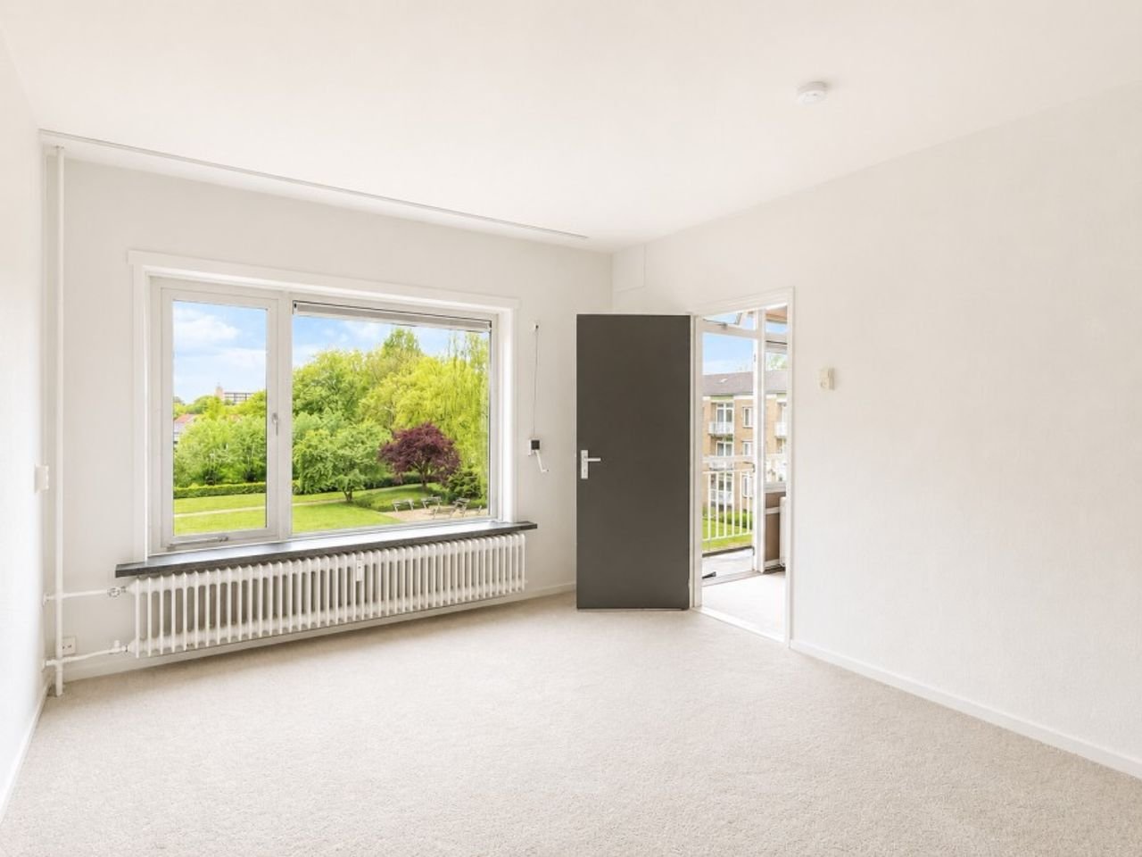 2-room apartment with balcony - Image 2