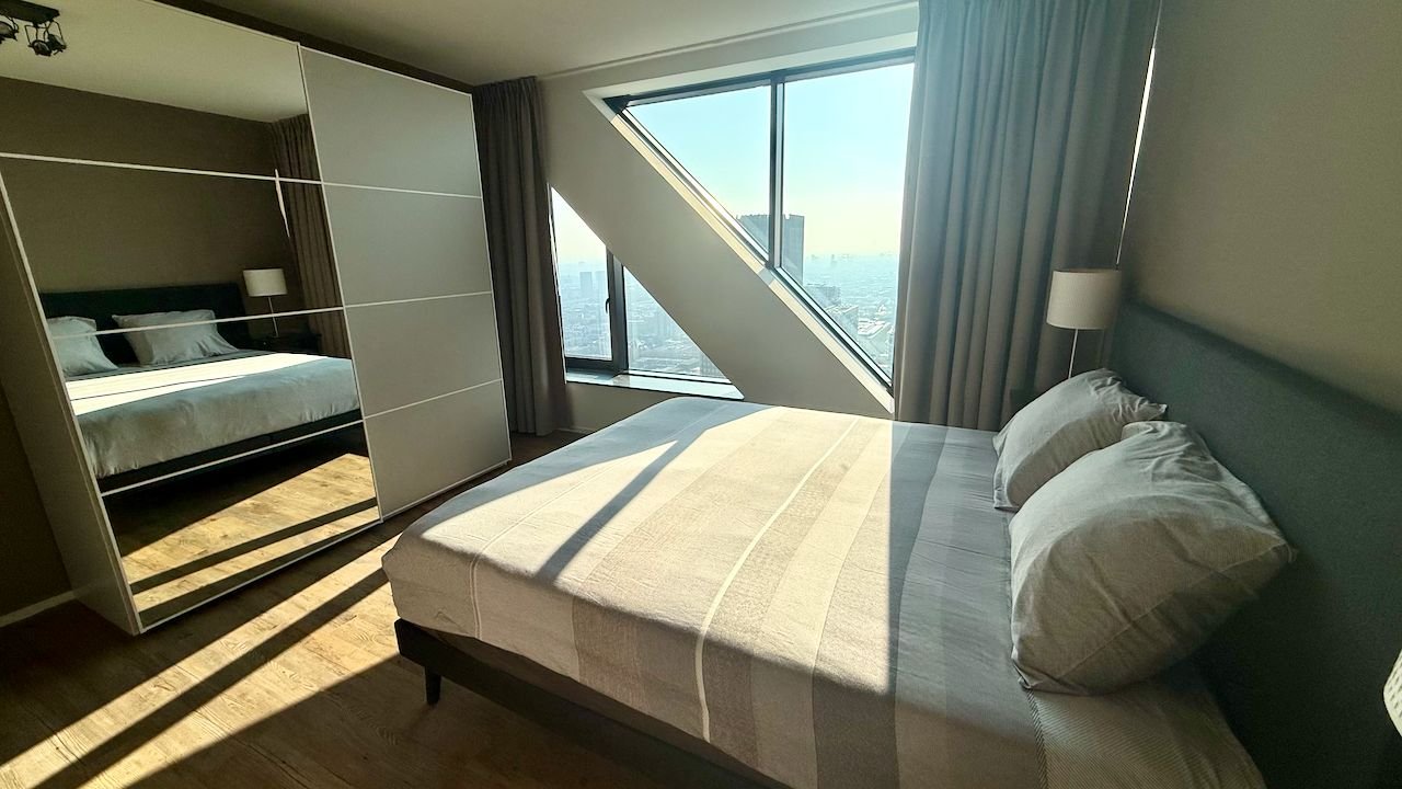 Furnished penthouse on the 40th floor - Image 9