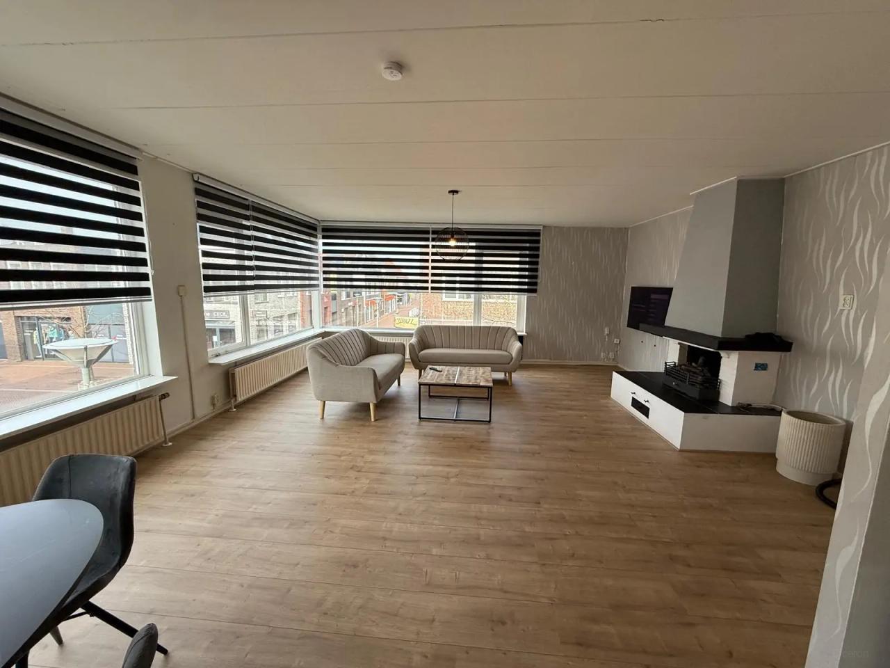 5-slaapkamer appartement in centrum Delfzijl - Afbeelding 1