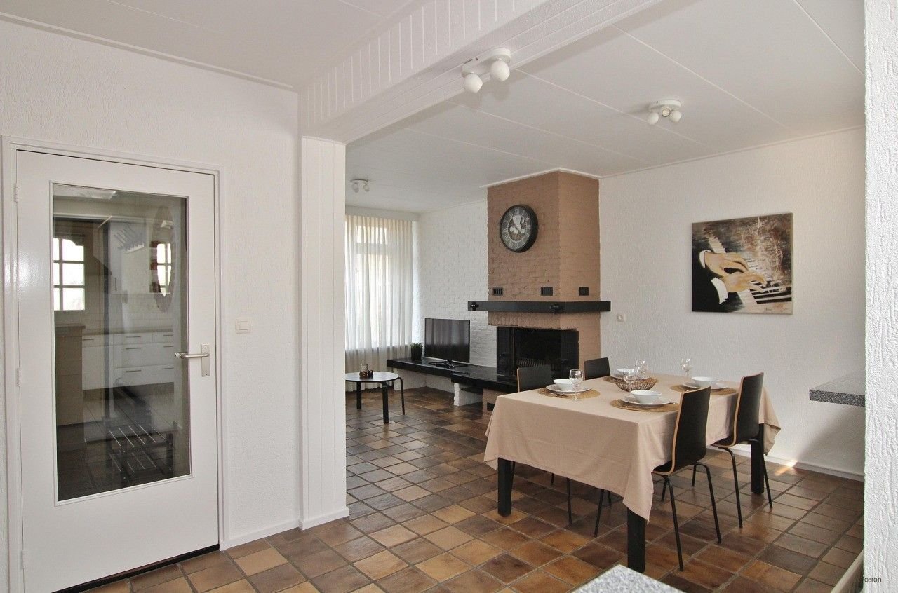 Ruime tussenwoning in Sluiskil met 4 slaapkamers - Afbeelding 2