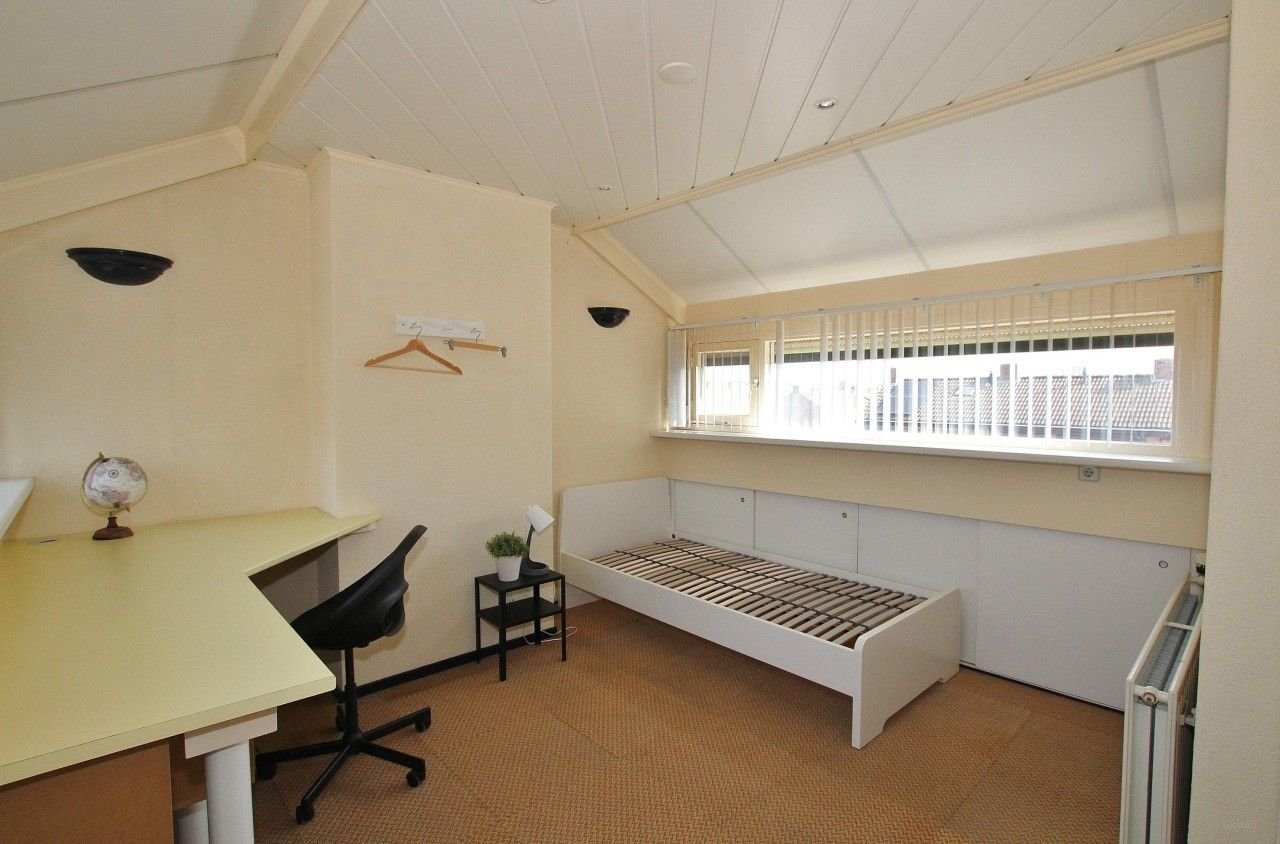 Ruime tussenwoning in Sluiskil met 4 slaapkamers - Afbeelding 27