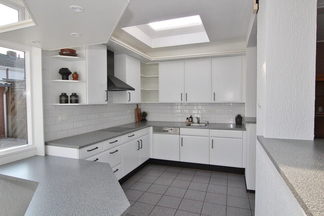 Ruime tussenwoning in Sluiskil met 4 slaapkamers - Afbeelding 10