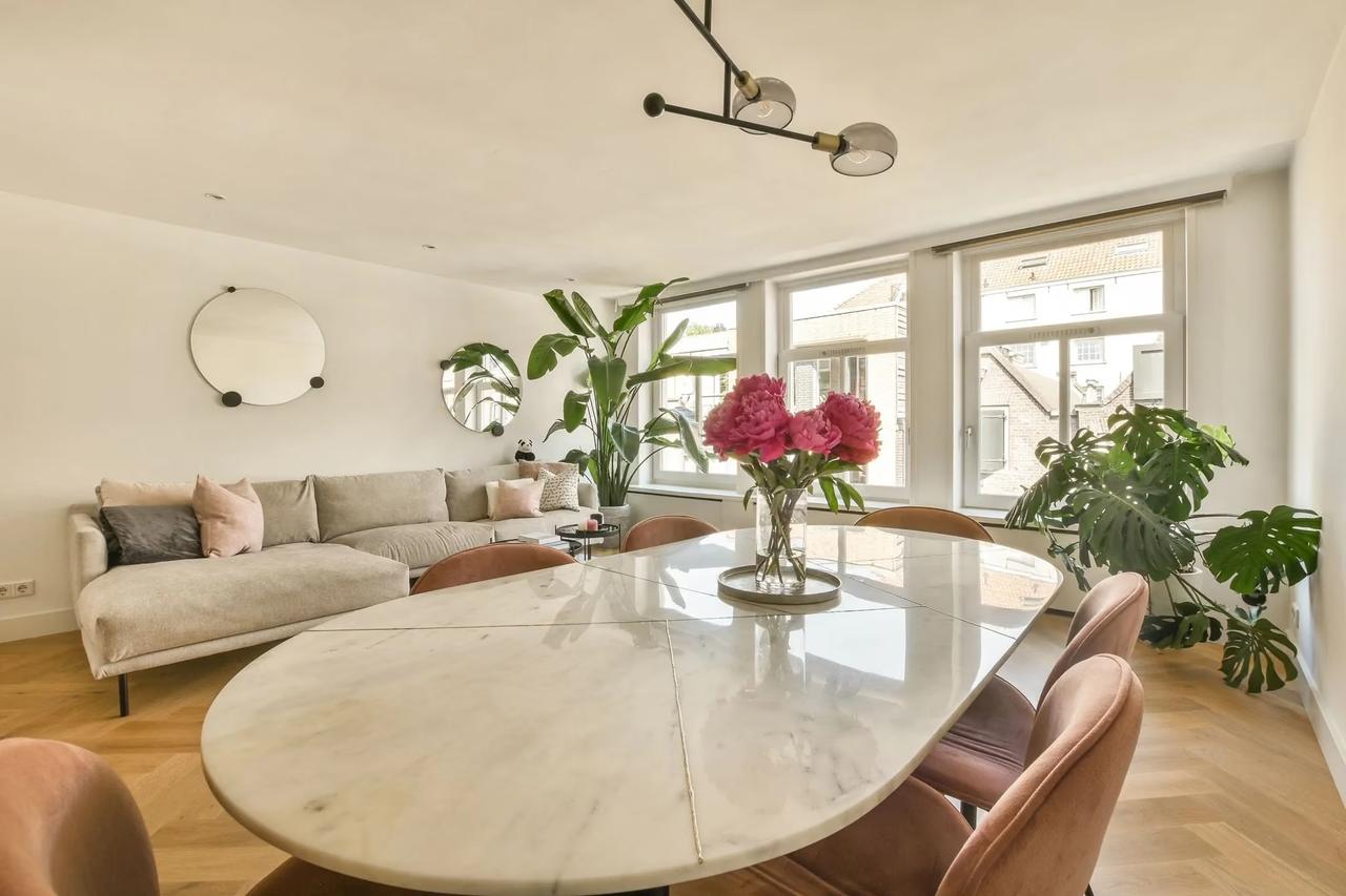 Gemeubileerd 3-kamerappartement in de Jordaan - Afbeelding 2