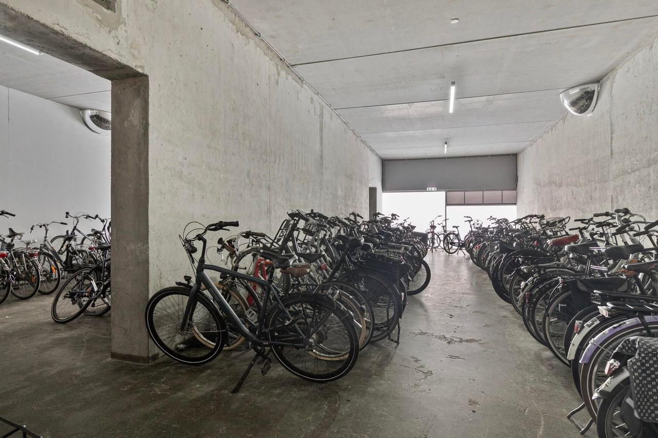 Wonen op de 23e etage met zwembad en sauna - Afbeelding 35