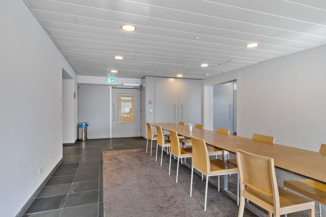 Wonen op de 23e etage met zwembad en sauna - Afbeelding 26