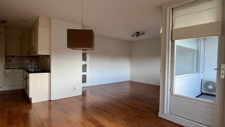 Bright apartment in Paleiskwartier with private parking space - Image 4