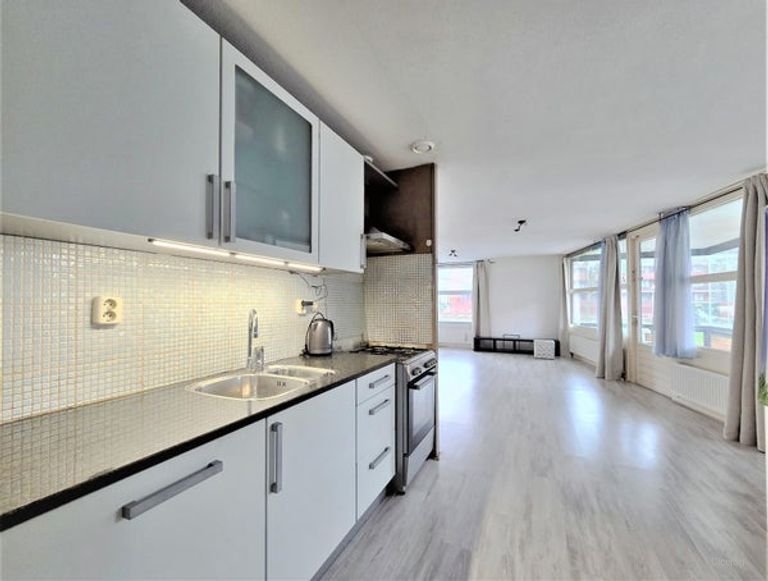 Ruim appartement (104 m²) met eigen parkeerplek - Afbeelding 1
