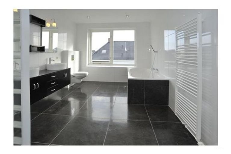 Spacious studio with mezzanine in Landerijen - Image 2