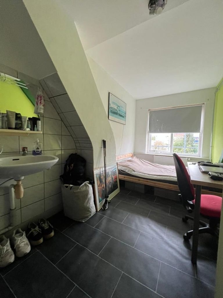 Twee studentenkamers met eigen keuken - Afbeelding 1