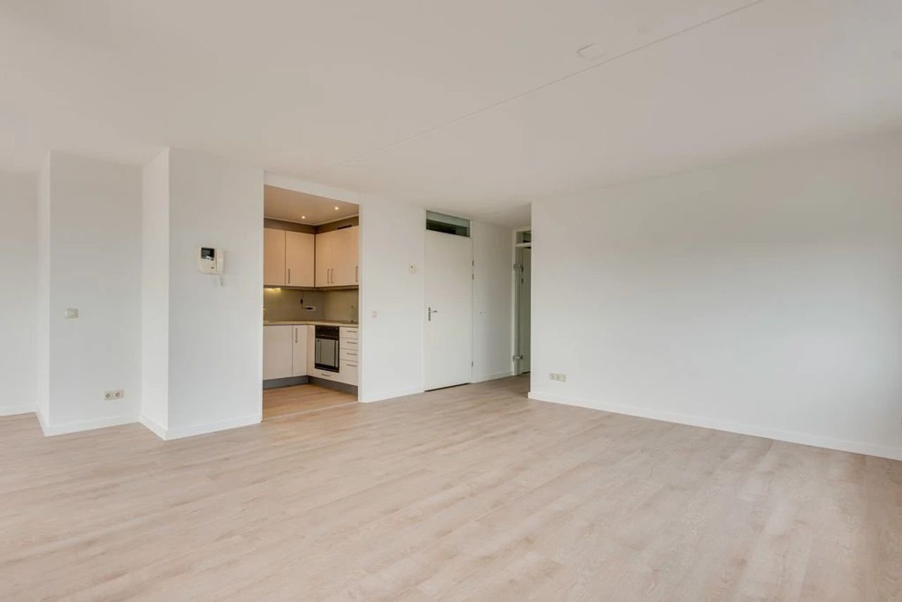 Ruim appartement met uitzicht en parkeerplek - Afbeelding 11