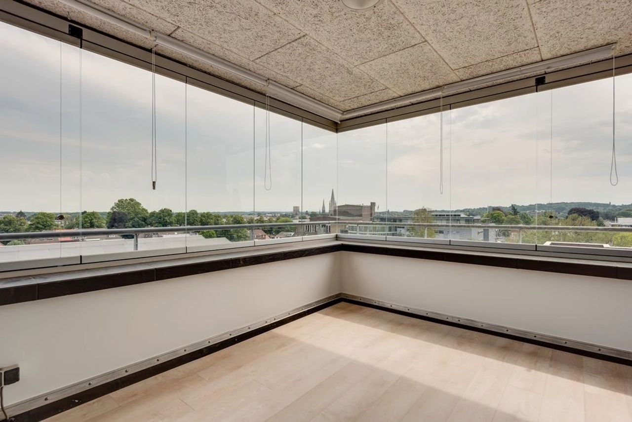 Ruim appartement met uitzicht en parkeerplek - Afbeelding 16