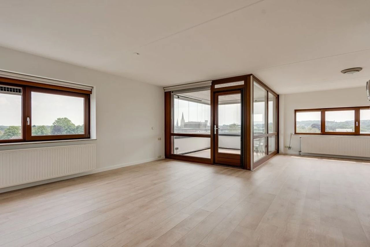 Ruim appartement met uitzicht en parkeerplek - Afbeelding 8