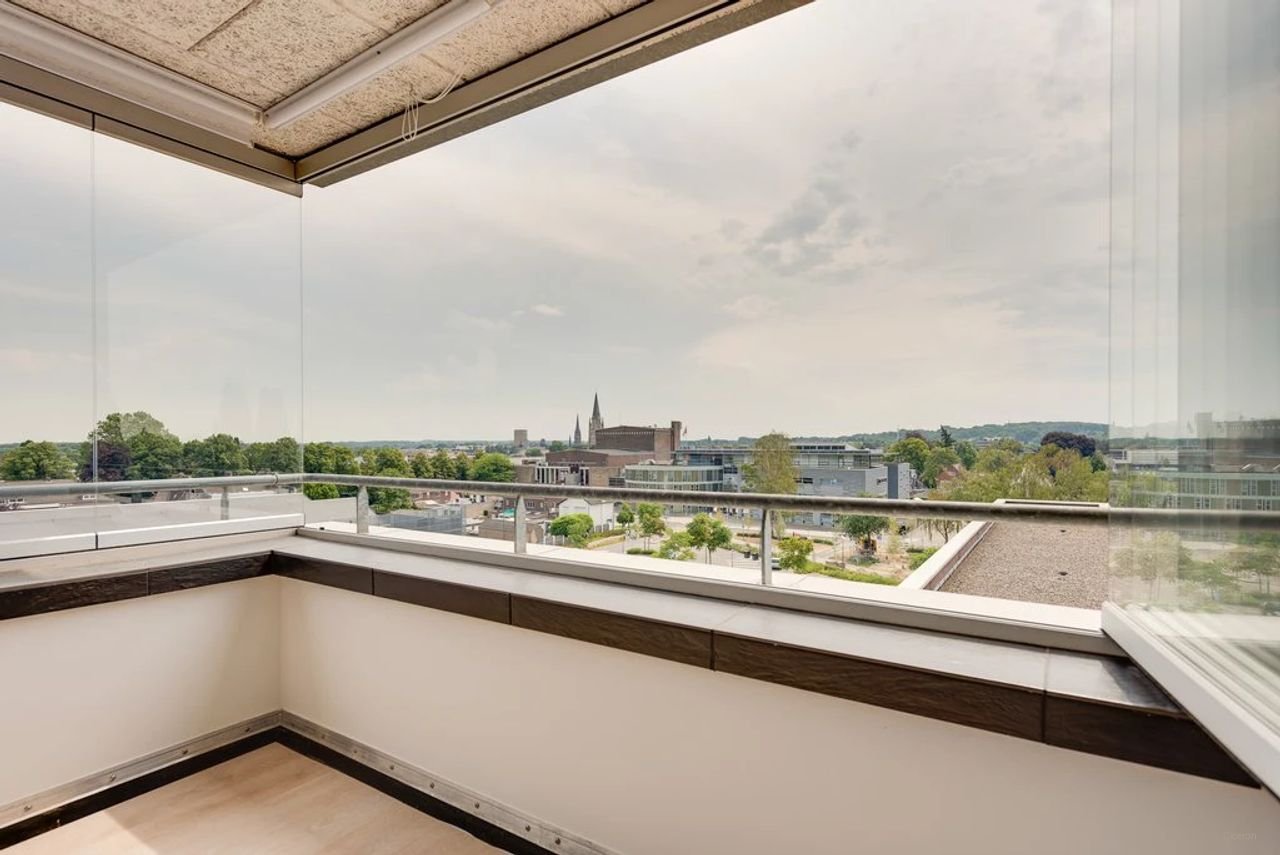 Ruim appartement met uitzicht en parkeerplek - Afbeelding 17