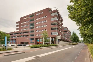 Ruim appartement met uitzicht en parkeerplek