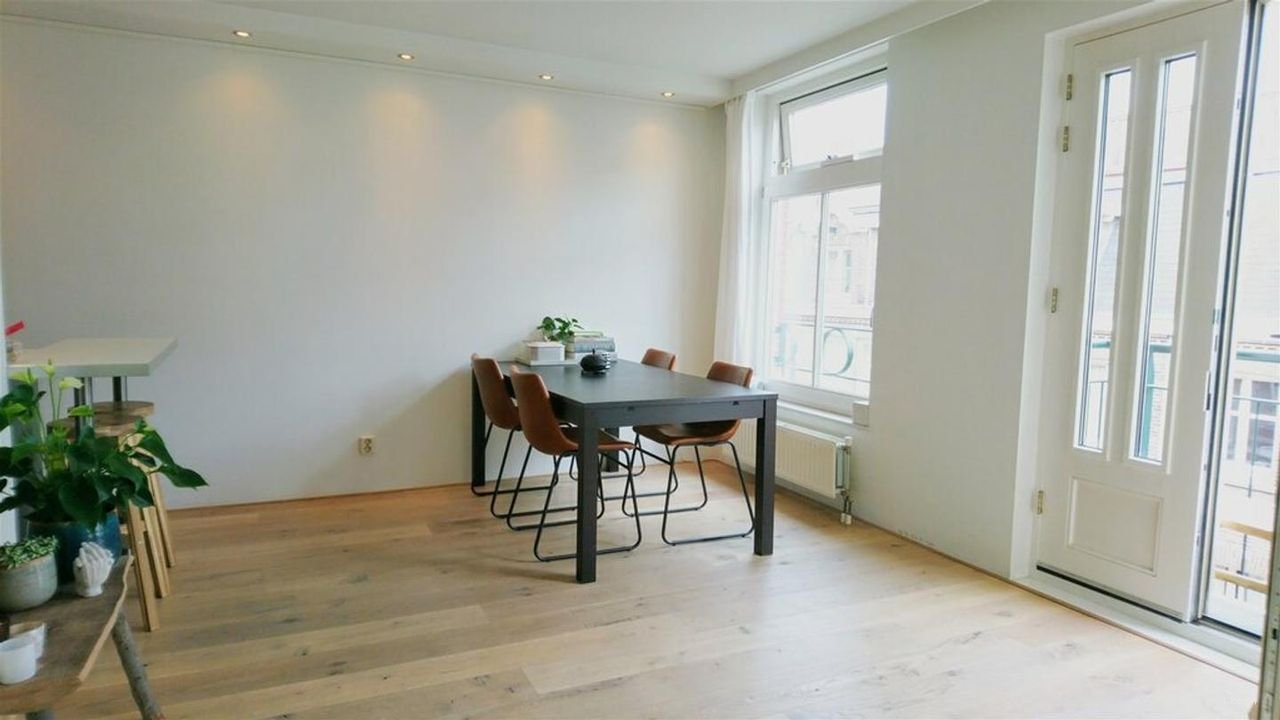 Licht 3-kamer appartement in De Pijp - Afbeelding 1