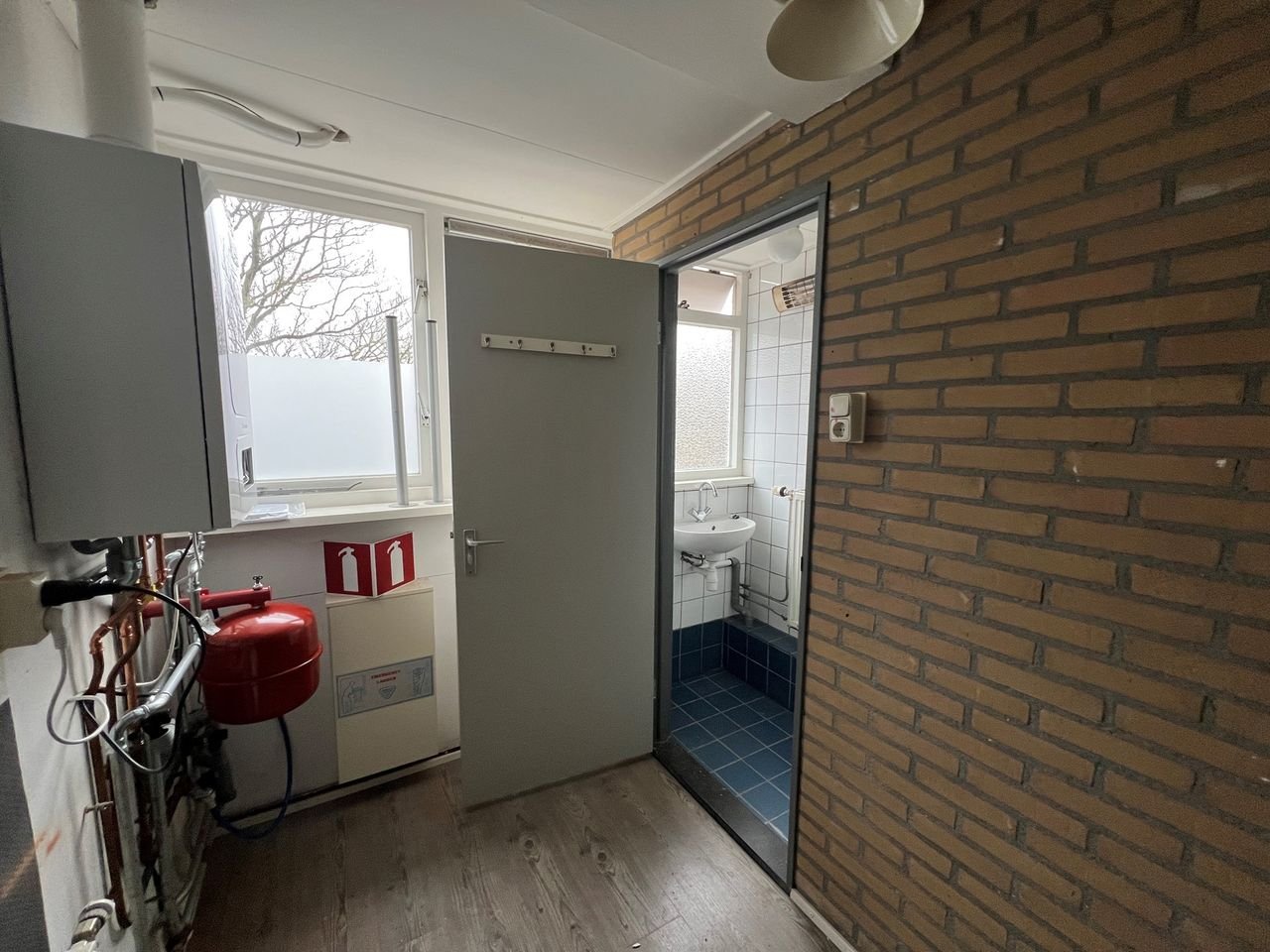 Woning voor 3 studenten met balkon en woonkamer - Afbeelding 11
