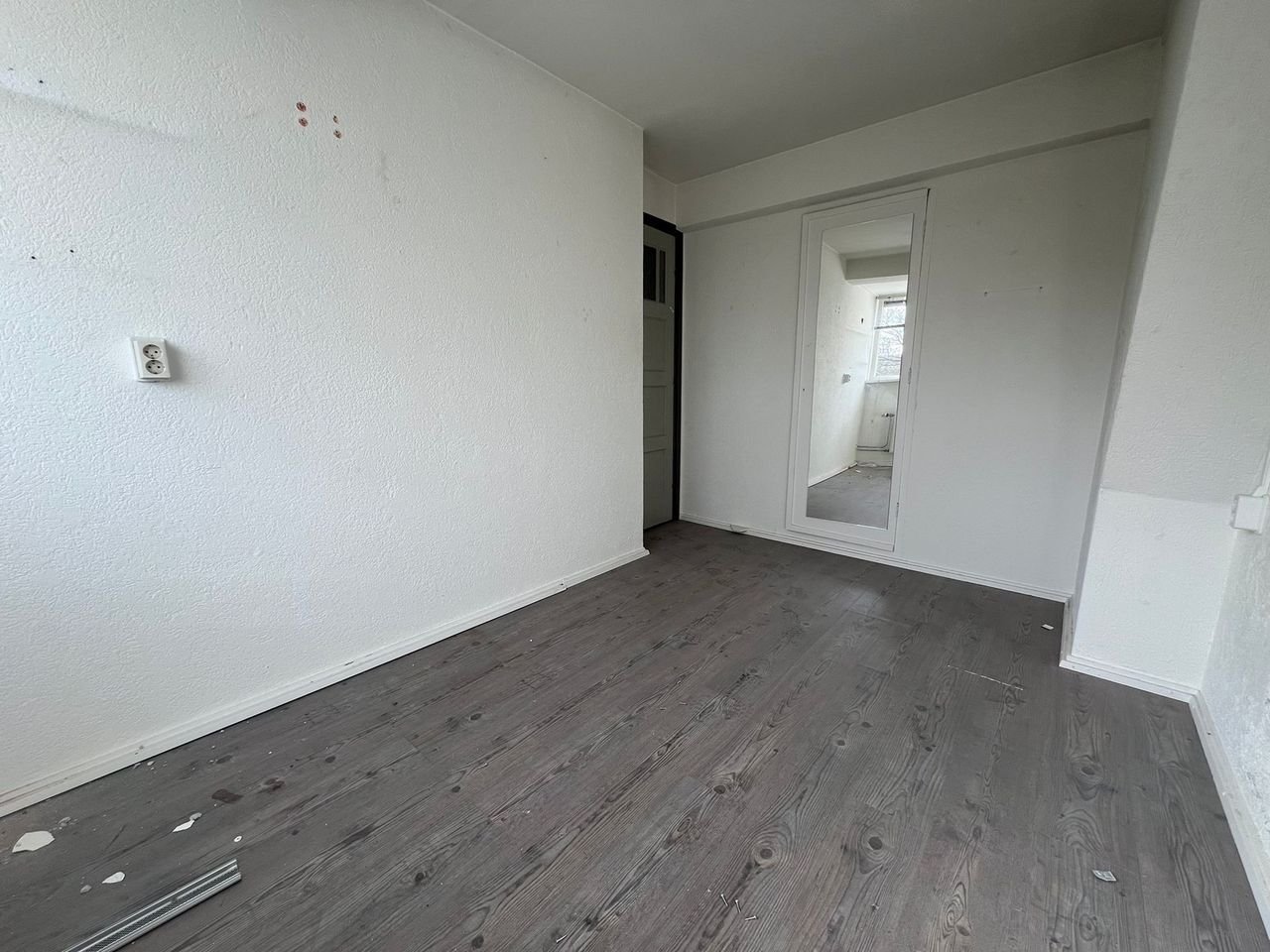 Woning voor 3 studenten met balkon en woonkamer - Afbeelding 7