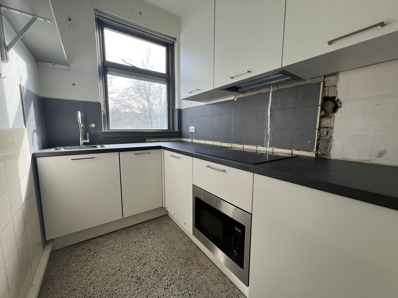 Woning voor 3 studenten met balkon en woonkamer - Afbeelding 8