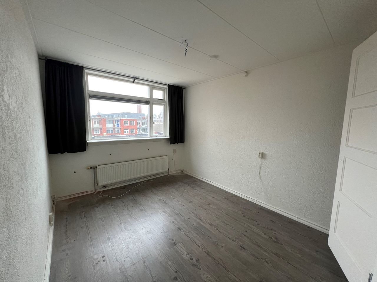 Woning voor 3 studenten met balkon en woonkamer - Afbeelding 4