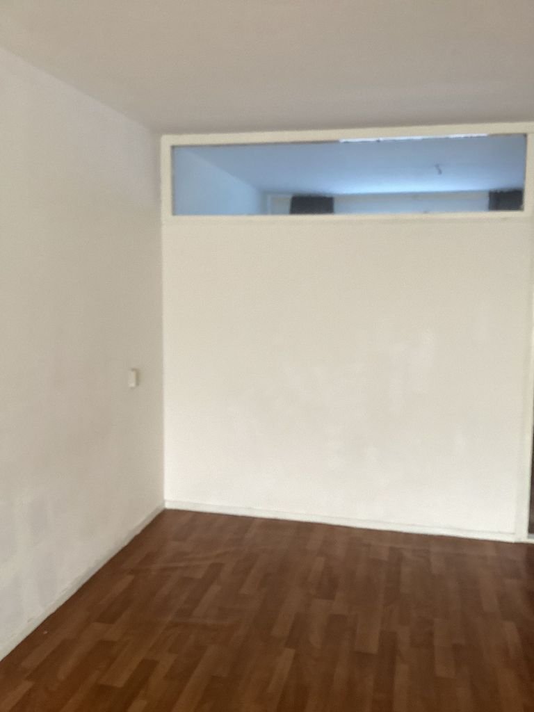 Ruime vierkamerwoning met twee balkons - Afbeelding 2