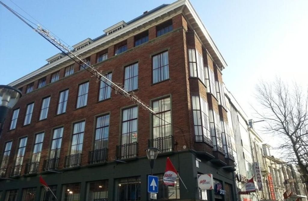 145m² wonen met uitzicht op de Waag - Afbeelding 1