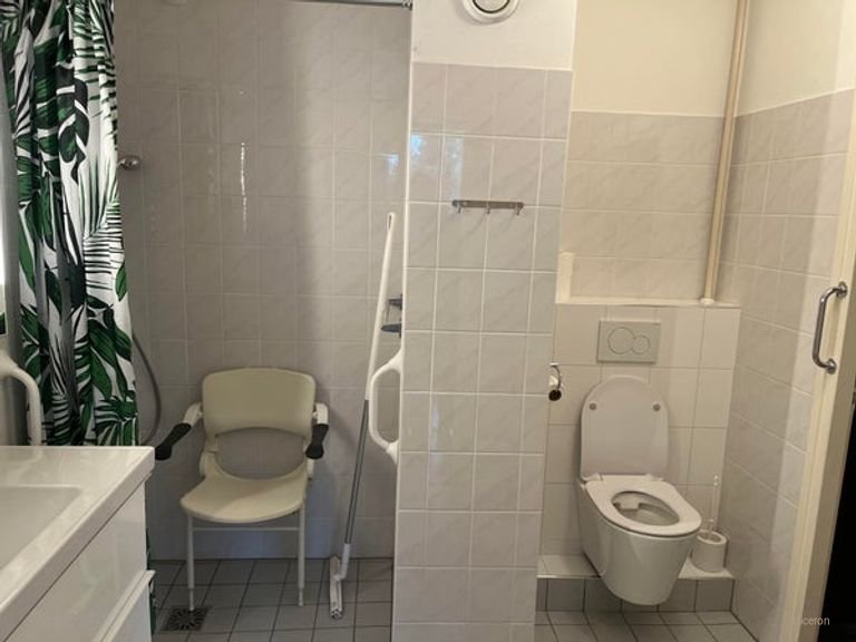 Comfortable 55+ living near Genneper Parken - Image 4