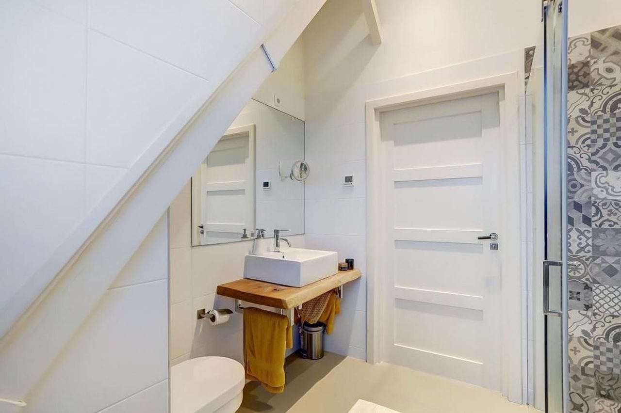 Spacious upper-floor apartment with terrace in Hof van Delft - Image 21